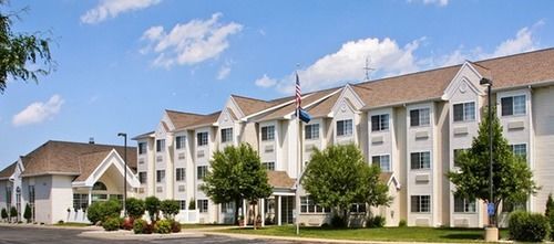 Microtel Inn & Suites By Wyndham Green Bay Bagian luar foto