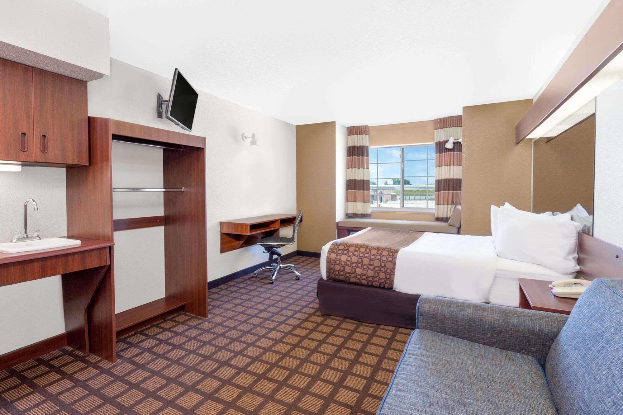 Microtel Inn & Suites By Wyndham Green Bay Bagian luar foto
