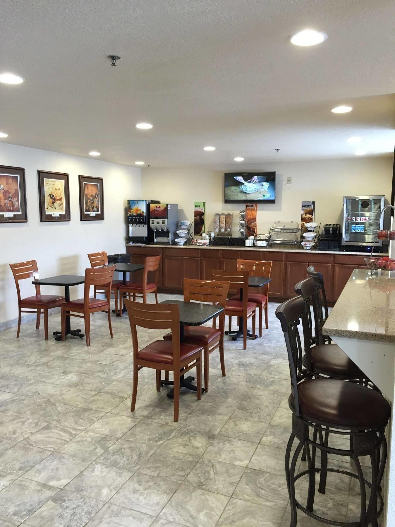 Microtel Inn & Suites By Wyndham Green Bay Bagian luar foto